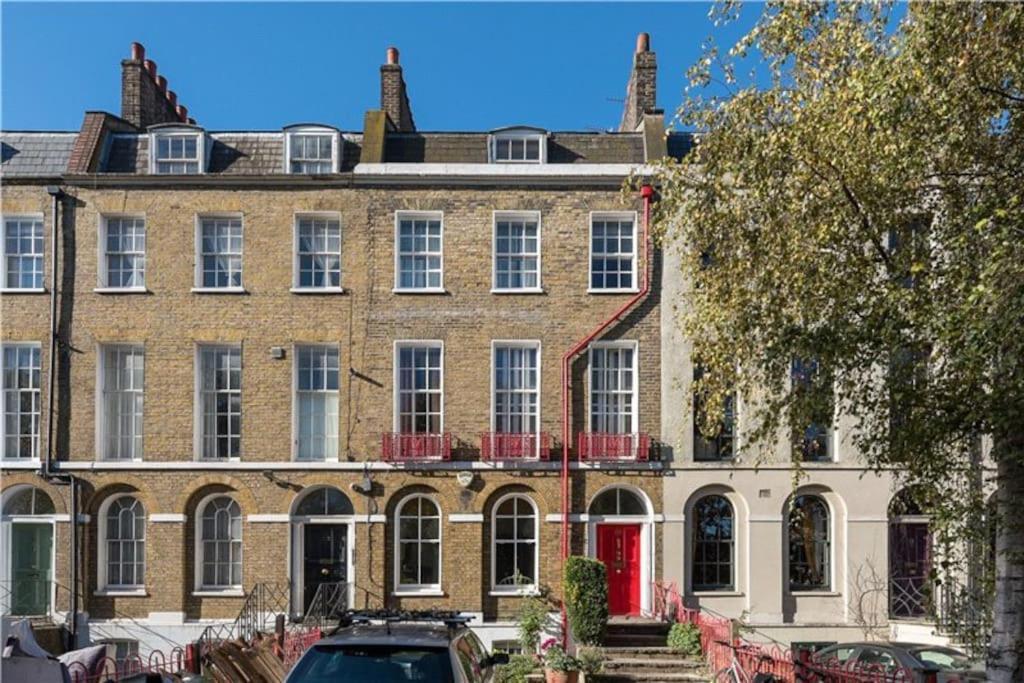 Entire Ground Floor Flat, Free Off-street Parking And Large Garden Apartament