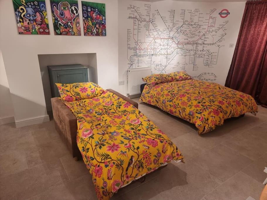 Entire Ground Floor Flat, Free Off-street Parking And Large Garden Apartament *