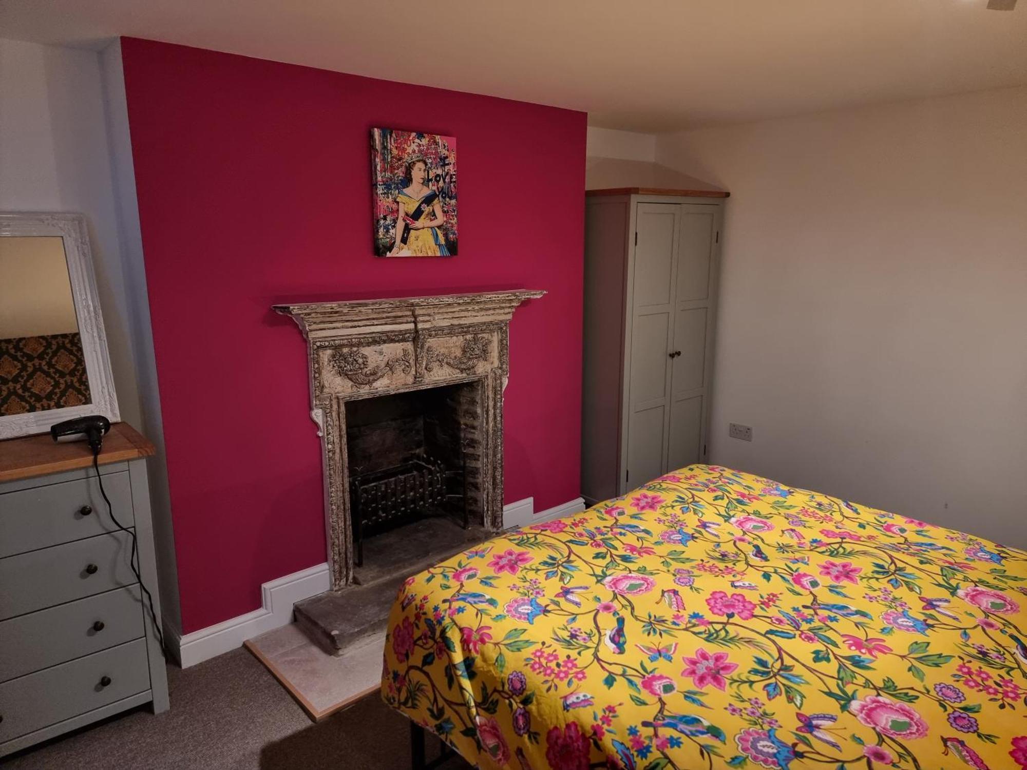 Apartament Entire Ground Floor Flat, Free Off-street Parking And Large Garden *